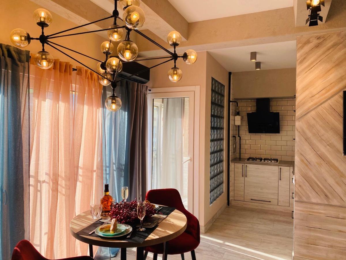 Studio Lux Loft On Victory Street In The City Center Vínnytsia Exterior foto