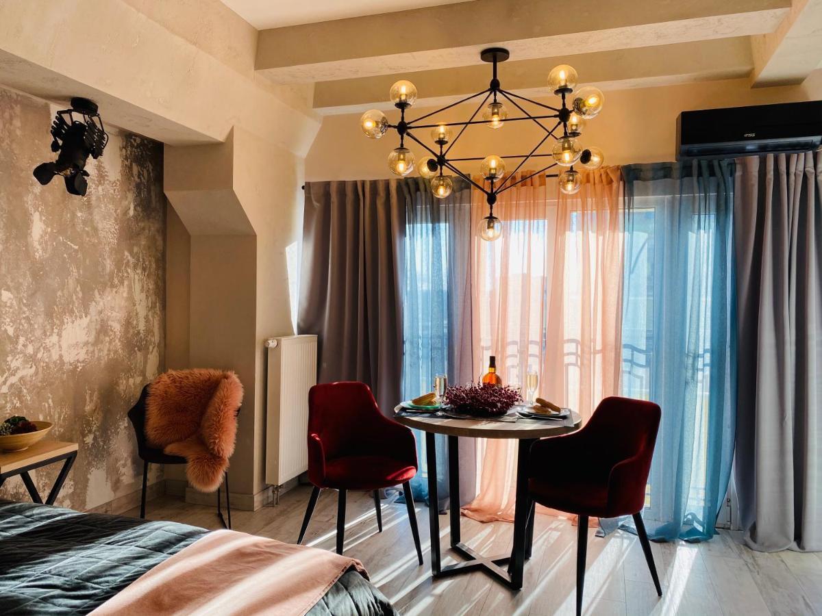 Studio Lux Loft On Victory Street In The City Center Vínnytsia Exterior foto
