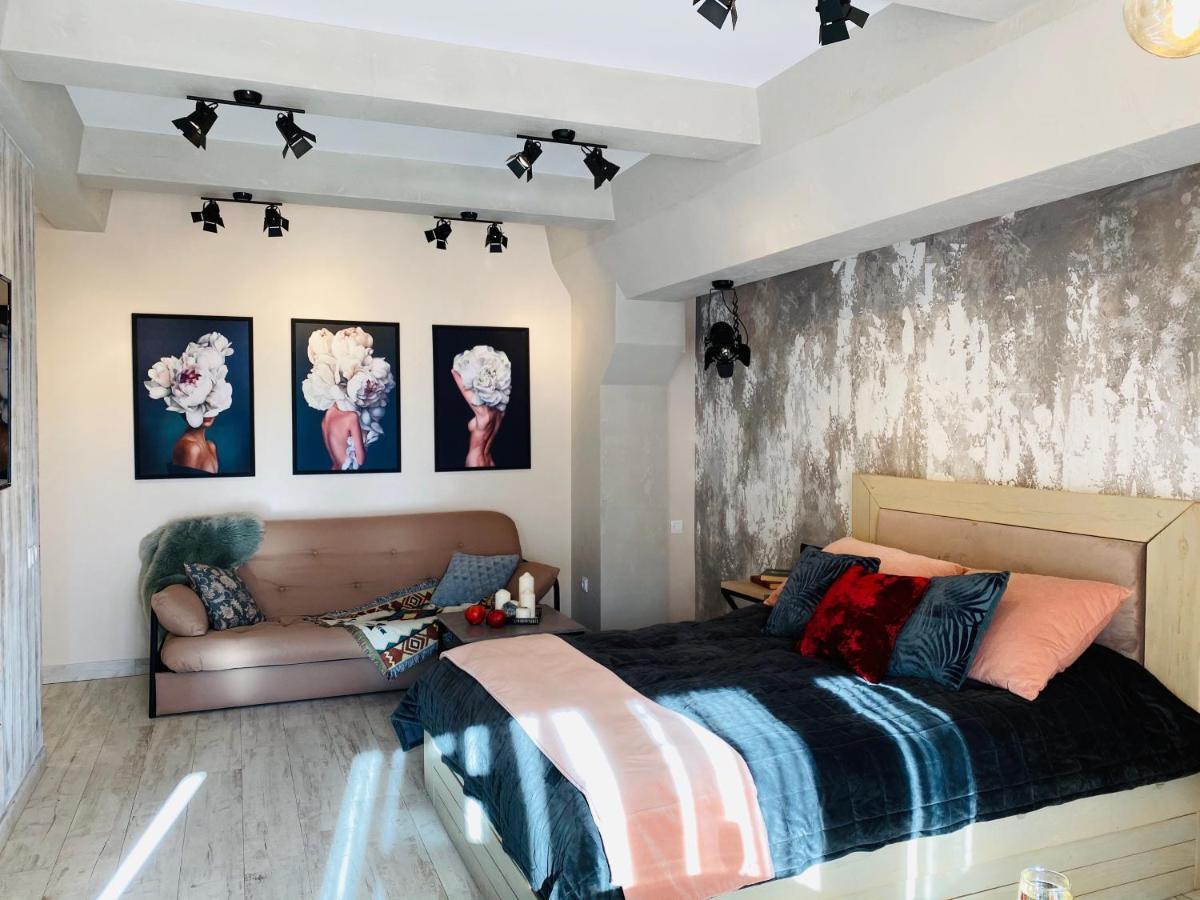 Studio Lux Loft On Victory Street In The City Center Vínnytsia Exterior foto